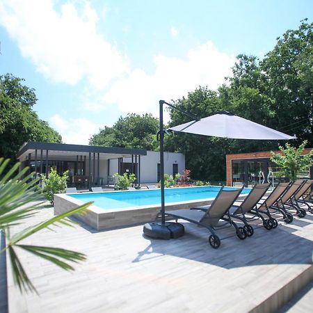 Отель Mohacsi Wellness Vendeghaz Es Lovasklub Экстерьер фото