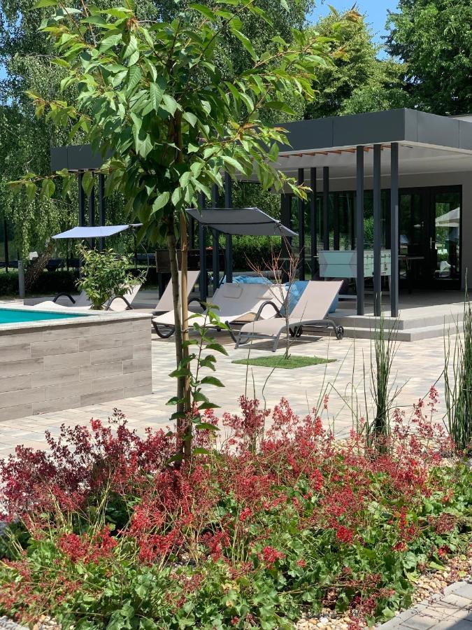 Отель Mohacsi Wellness Vendeghaz Es Lovasklub Экстерьер фото