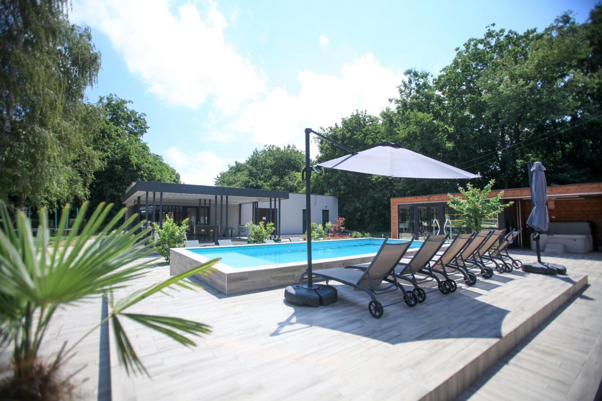 Отель Mohacsi Wellness Vendeghaz Es Lovasklub Экстерьер фото