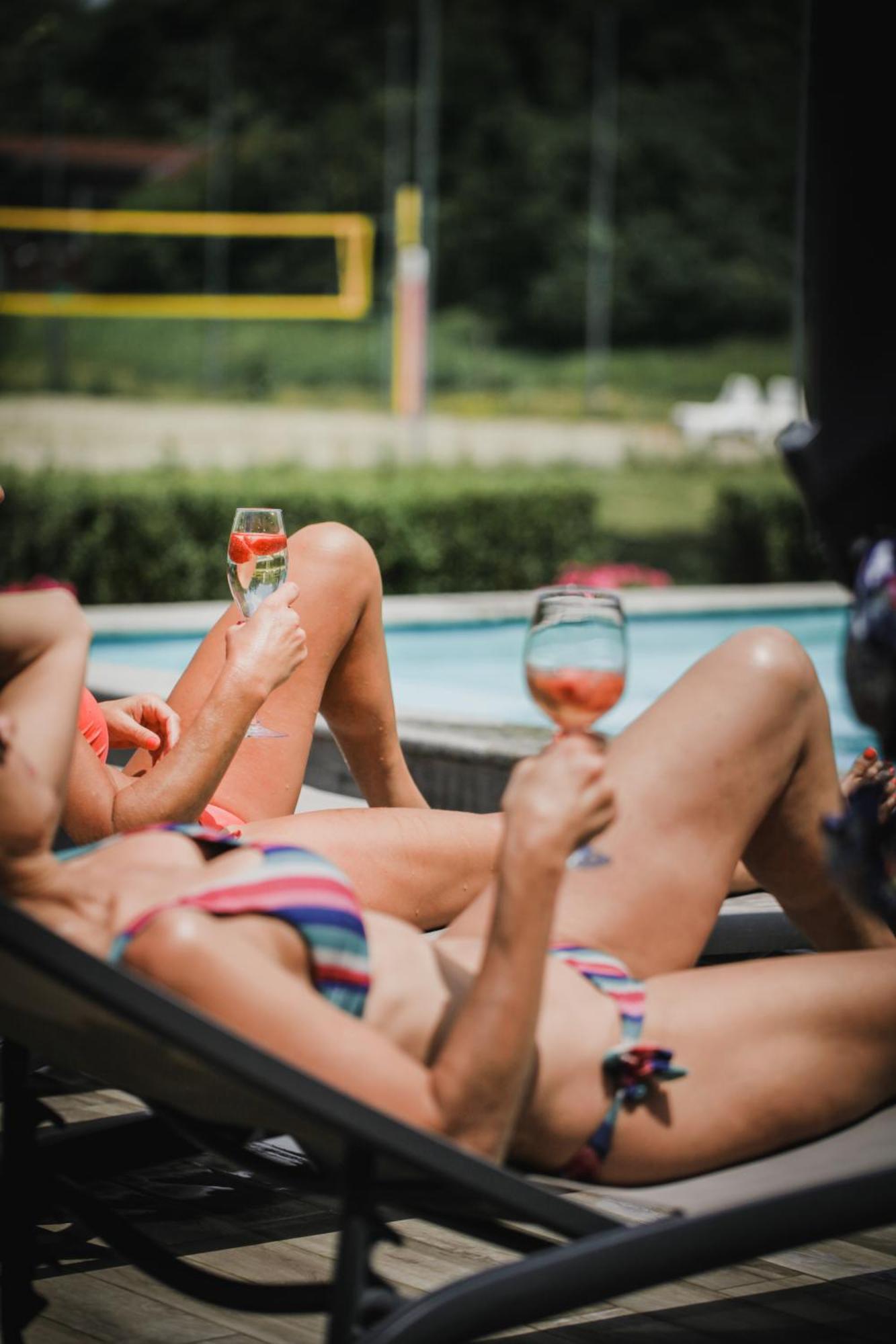 Отель Mohacsi Wellness Vendeghaz Es Lovasklub Экстерьер фото