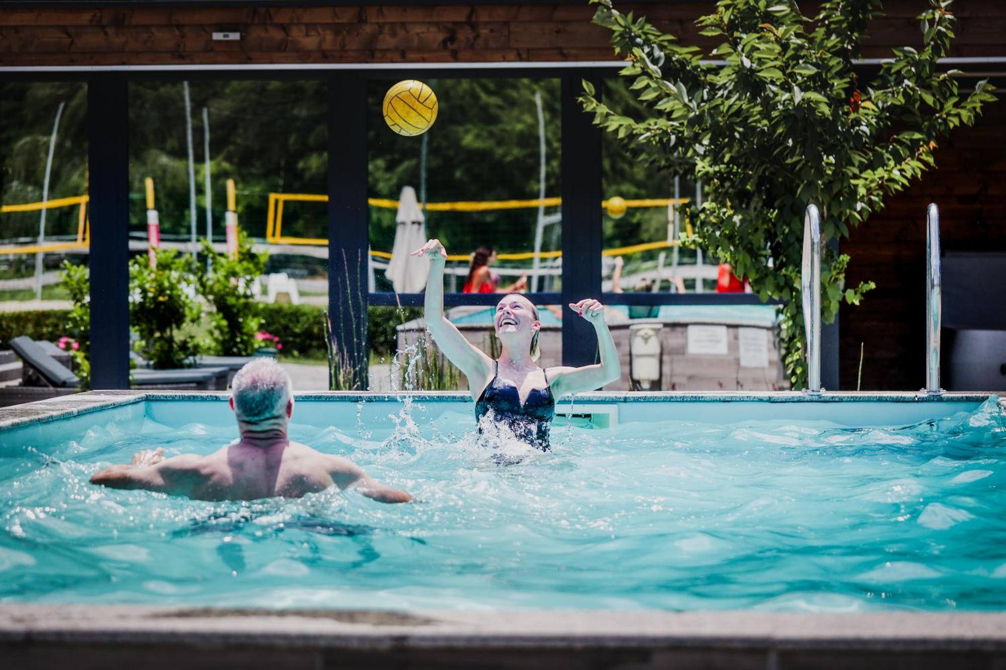 Отель Mohacsi Wellness Vendeghaz Es Lovasklub Экстерьер фото