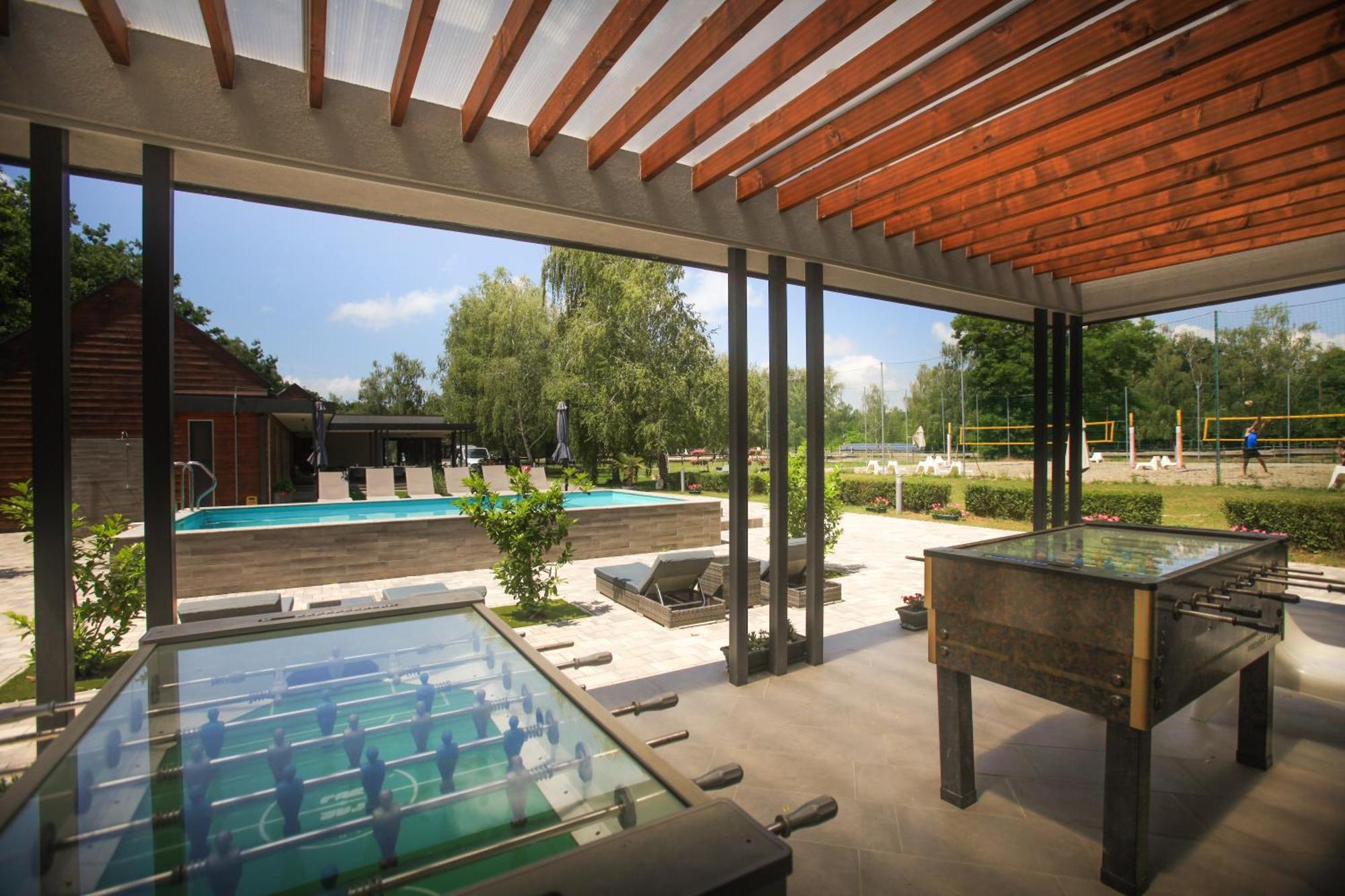 Отель Mohacsi Wellness Vendeghaz Es Lovasklub Экстерьер фото
