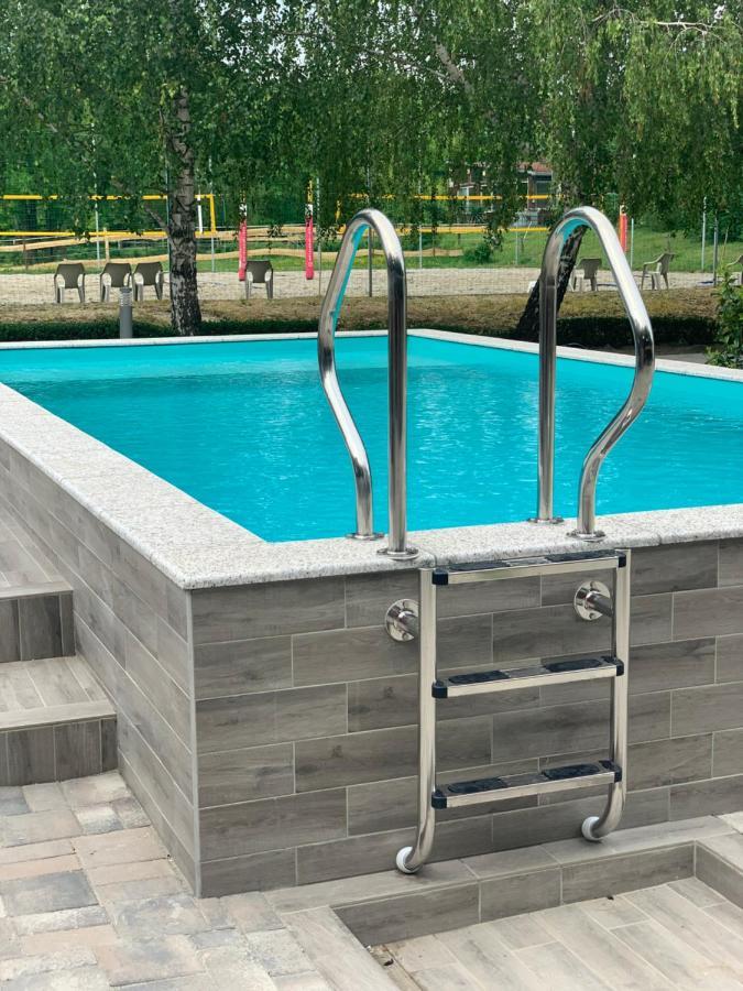 Отель Mohacsi Wellness Vendeghaz Es Lovasklub Экстерьер фото